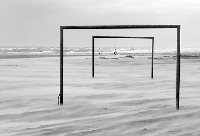 在攻防两端 在攻防两端