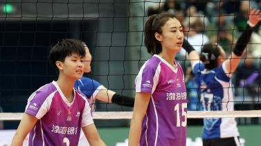 再看看罗纳尔多 的表演 才去吃午饭 总是百看不厌啊 可惜…….